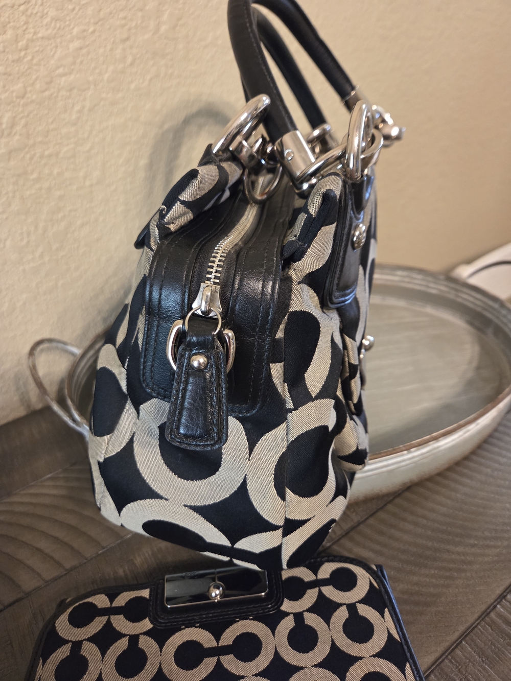 Coach Hand Bag and Wallet Set - Picture 4 of 16